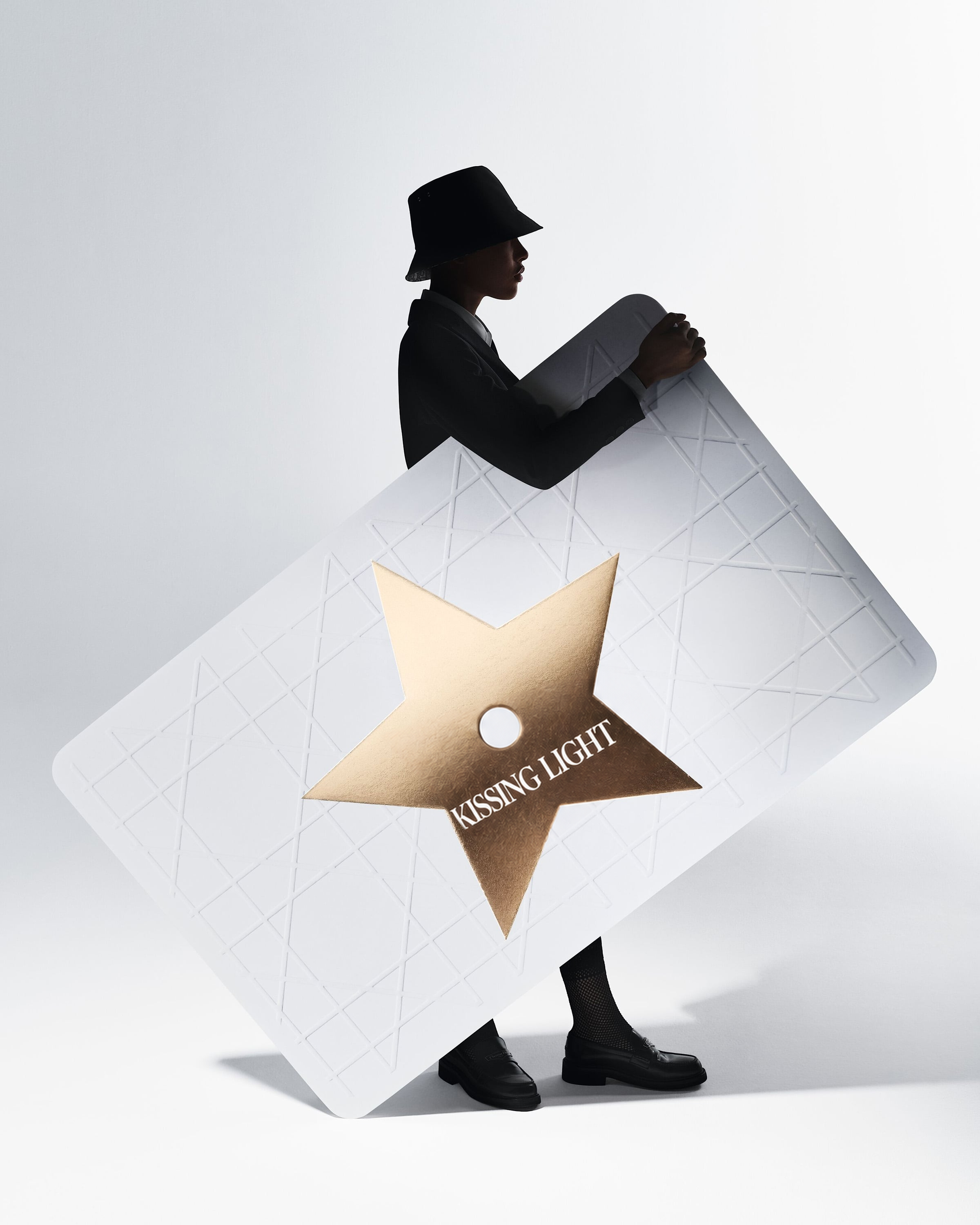 Kissing Light gift card presentation